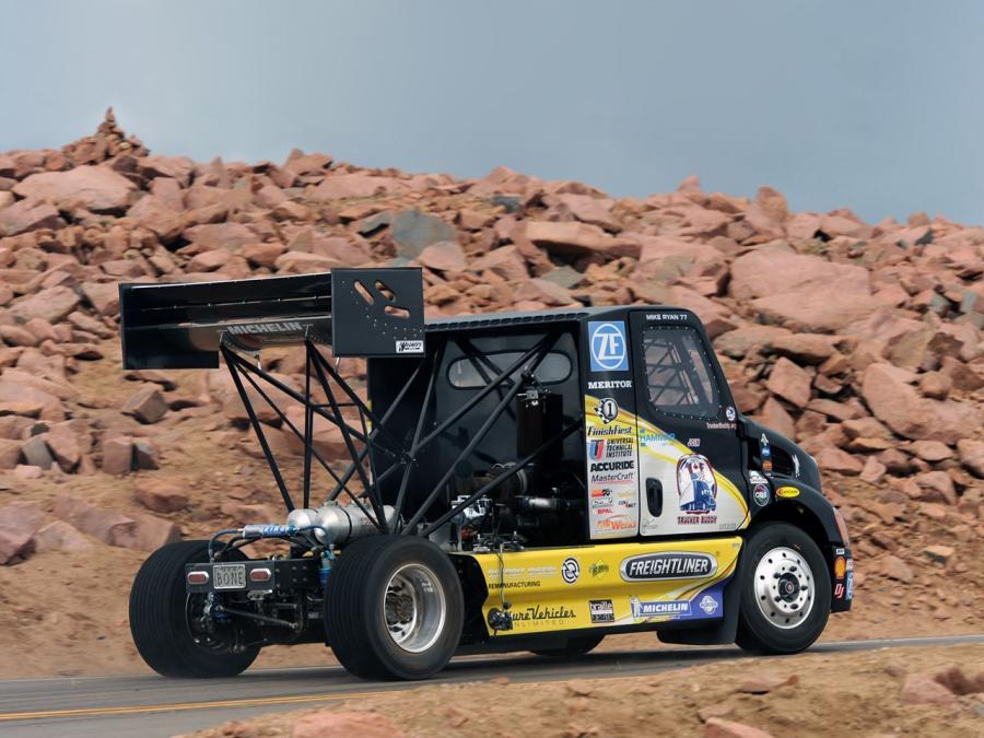 Freightliner Cascadia Pikes Peak 2009 года  (фото 2 из 4)